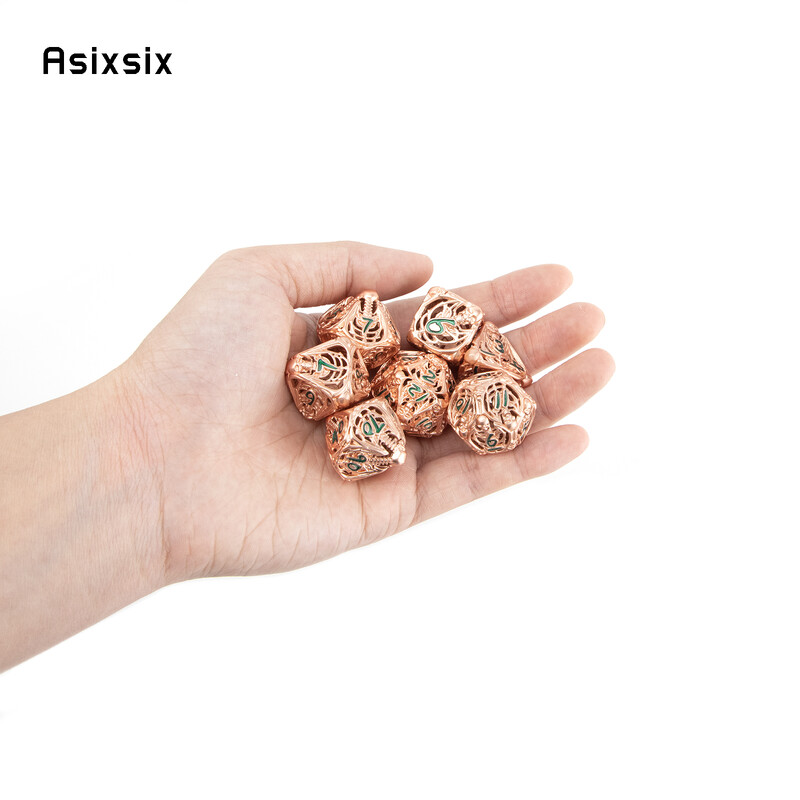 Metalne kockice sa zlatnozelenom lubanjom od 7 komada, šuplje metalne poliedarske kockice, prikladne za igranje uloga RPG društvene igre Kartaške igre