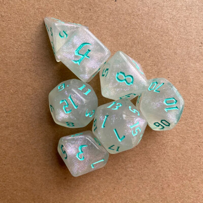 7 vnt. rinkinys, naujas blizgantis auksinis šriftas daugiakampis stalo žaidimo skaitmeninis kauliukas, skirtas DND TRPG RPG D20 D12 D10 D8 D6 D4 stalo žaidimų kauliukų rinkinys