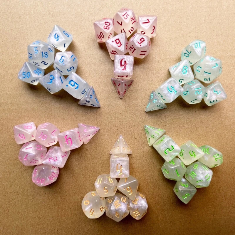 Komplet od 7 komada, novi svjetlucavi zlatni font, poliedarska stolna igra, digitalne kockice za DND TRPG RPG D20 D12 D10 D8 D6 D4 Komplet kockica za društvene igre