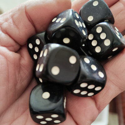 10 kom/pakiranje 18 mm akrilne kockice za igru, dodaci, šarene #18 kocke s okruglim kutom, točkaste kockice za ispijanje