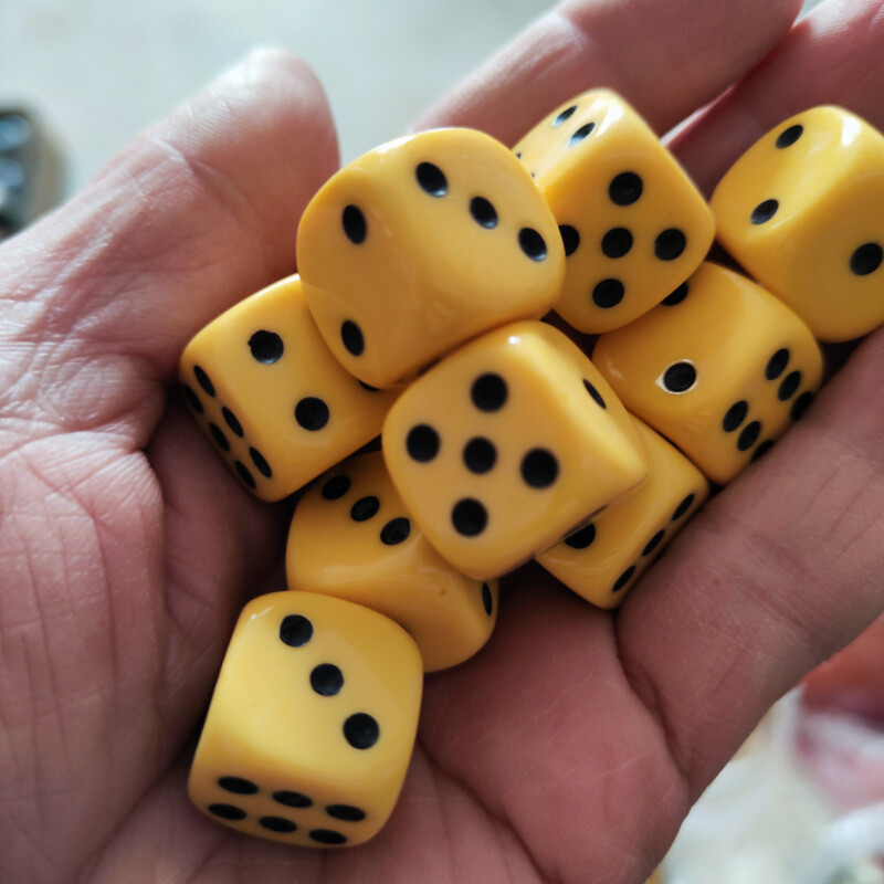 10 kom/pakiranje 18 mm akrilne kockice za igru, dodaci, šarene #18 kocke s okruglim kutom, točkaste kockice za ispijanje