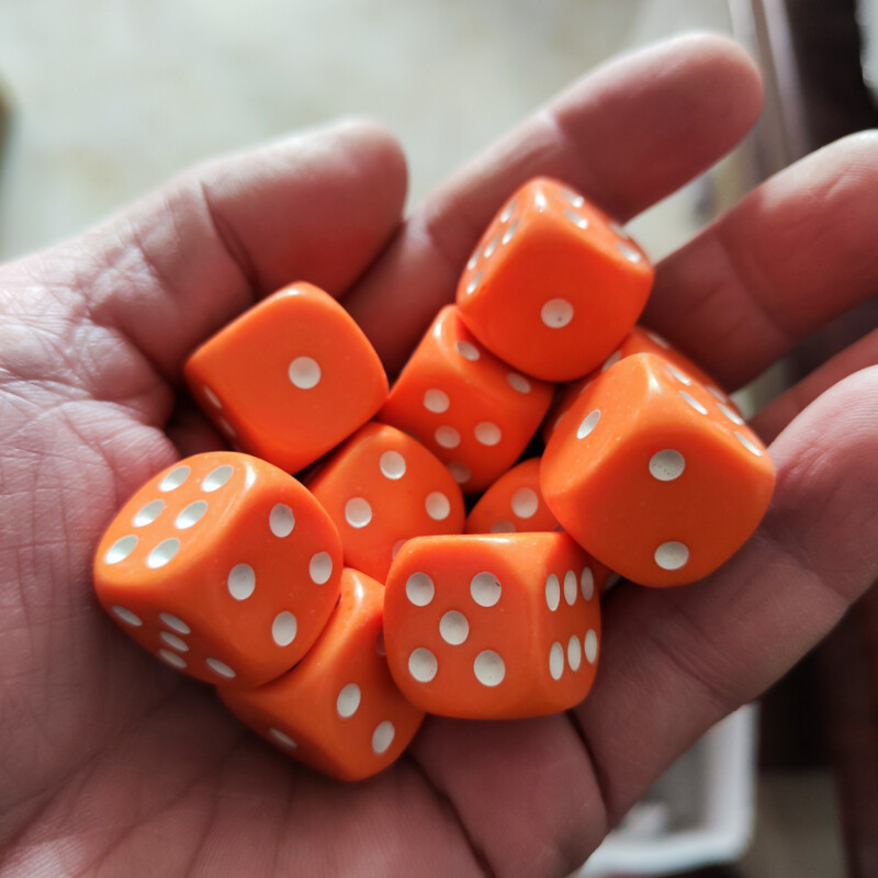10 kom/pakiranje 18 mm akrilne kockice za igru, dodaci, šarene #18 kocke s okruglim kutom, točkaste kockice za ispijanje