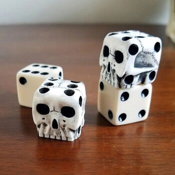 2Pcs Standard Game Dice 6 Sided Game Dice Set White Resin Skull Dice Skull Poker Dice Gothic Gambling Игра със зарове Играчка Инструмент