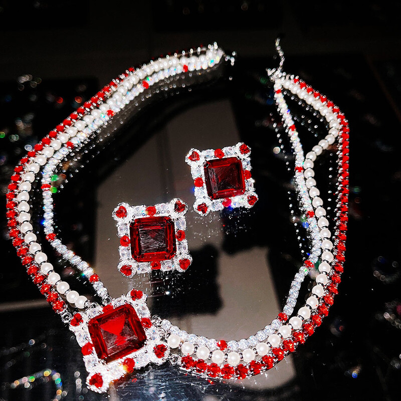 Prekrasna retro troslojna dijamantna biserna ogrlica, četvrtasta dijamantna ogrlica, set naušnica, svijetle, luksuzne dijamantne ogrlice s naušnicama kontrastne boje