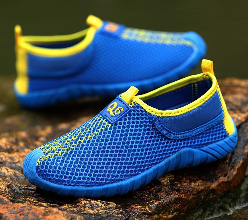 Модни, дишащи, леки, удобни и устойчиви на износване ежедневни обувки за момчета за пролет и лято на открито