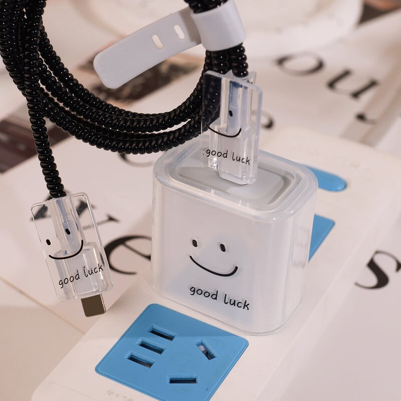 Smiling Face Charger apsauginis dėklas, tinka Apple 18W-20W iPhone 15 16 14 greito įkroviklio įkrovimo apsaugai duomenų laido vyniotuvui