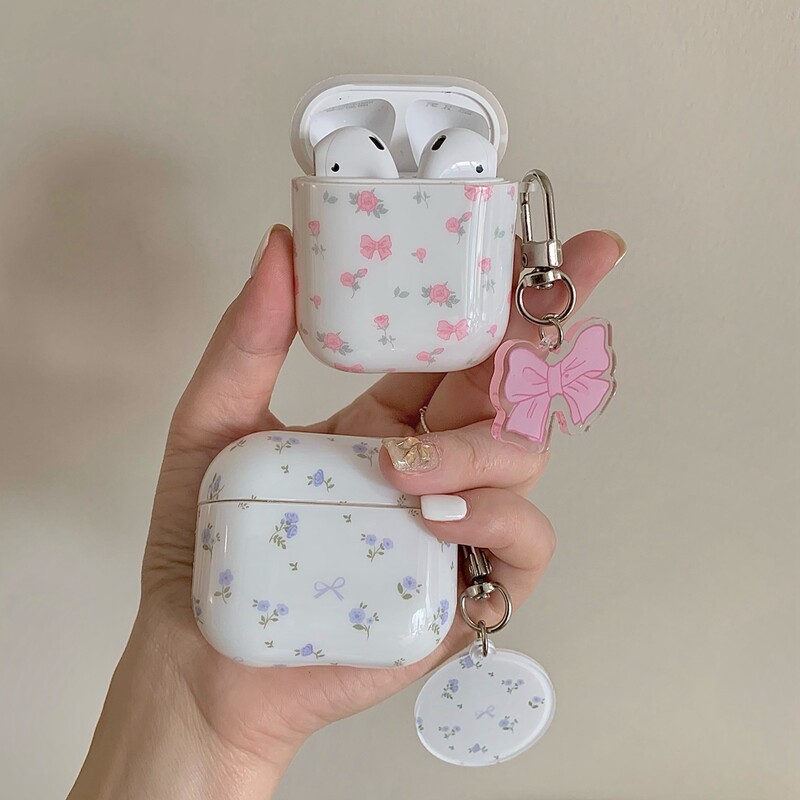 Elegantna maska s privjeskom s crtanim crtanim mašnama i malim cvijećem na cijelom zaslonu za AirPods 1 ili 2 3 4 Pro 2