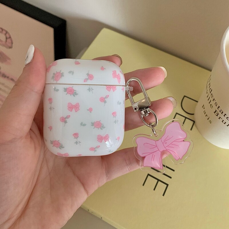 Elegantna maska s privjeskom s crtanim crtanim mašnama i malim cvijećem na cijelom zaslonu za AirPods 1 ili 2 3 4 Pro 2