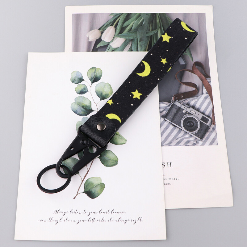 Астронавт Къса каишка за телефон Ключодържател за кола Каишка за китка Звезда и луна Връзка за ключове Държач за значка за лична карта Ключодържател Аксесоари