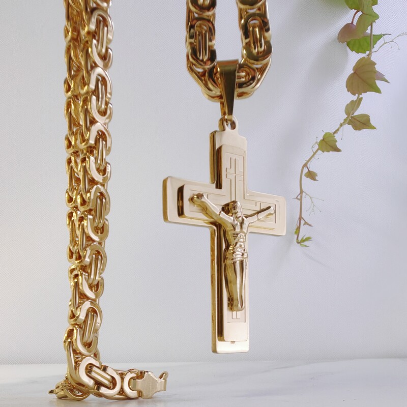 Europska i američka najprodavanija nova modna muška ogrlica od titanijskog čelika ravnog presjeka privjesak s rešetkastim križem od nehrđajućeg čelika