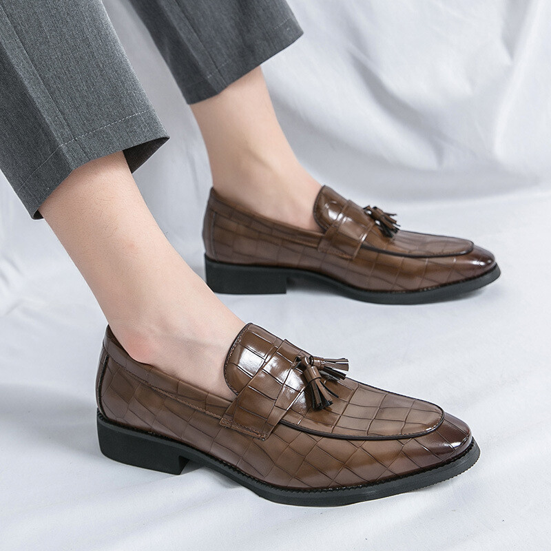 Nove ljetne Lazy Slip On muške cipele Poslovne retro ležerne kožne cipele Modne brijačke cipele za noćni klub