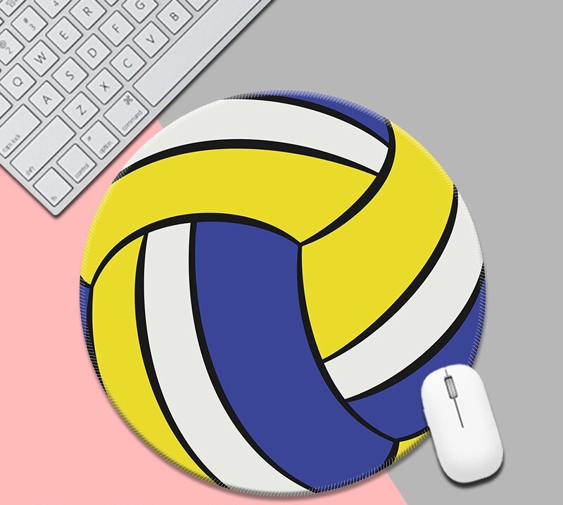 Loominguline ümmargune paksude suletud servadega hiirematt, valmistatud Source Factory poolt, saab tarnida ühes tükis