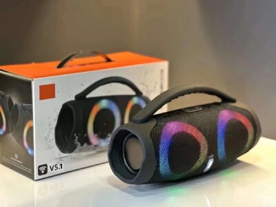 Didelio galingumo „Bluetooth“ garsiakalbis, nešiojamas RGB spalvingas šviesai atsparus belaidis žemųjų dažnių garsiakalbis 360 stereo erdvinio garso TWS FM boombox