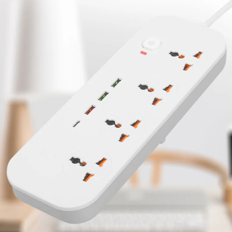 Razdjelnik za napajanje EU UK US utikač Prenaponska zaštita Utičnica 2 m produžni kabel s 3 USB 1 Type-C priključka 3/4 utičnice Univerzalna utičnica za dom