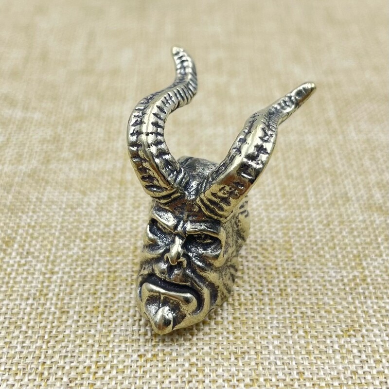 Prekogranična vruća prodaja mesinganog noža Hellboy privjesak za ključeve DIY ručno rađeni pribor od užeta