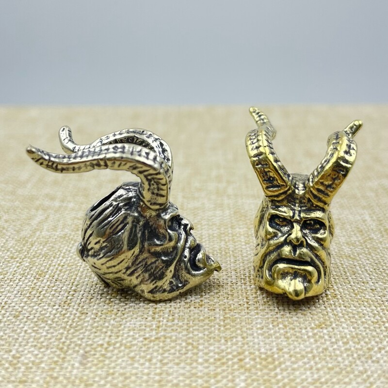 Prekogranična vruća prodaja mesinganog noža Hellboy privjesak za ključeve DIY ručno rađeni pribor od užeta