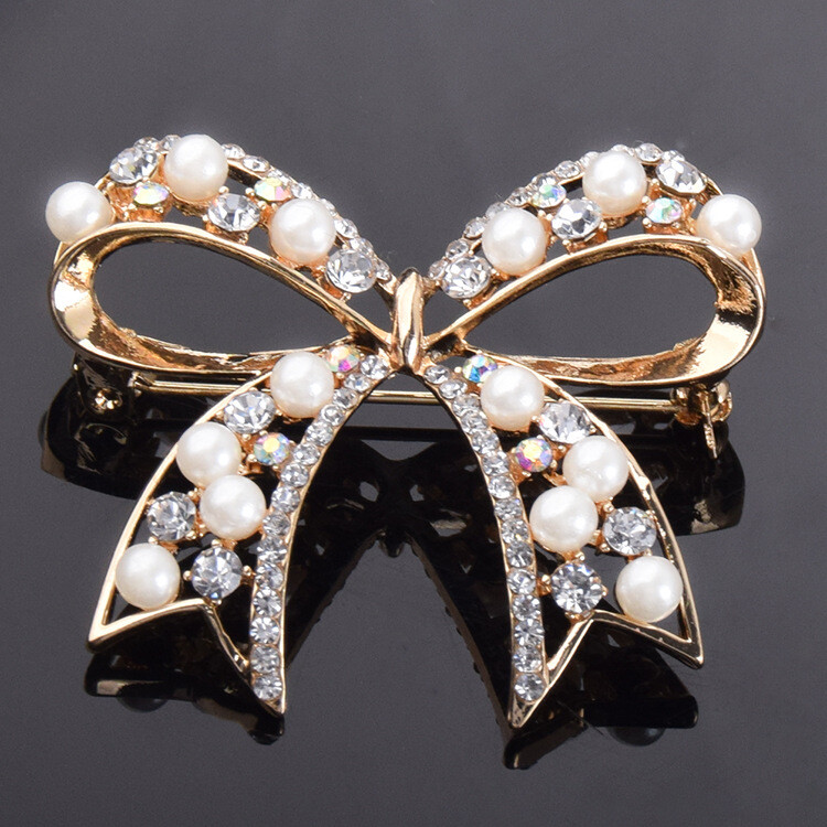 Vruće prodavani biserni broš s mašnom i temperamentom za žene, korejski stil, univerzalni kristalni koržaž, svadbena odjeća, broš dodaci