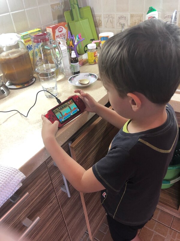 brza dostava ručna igraća konzola 4.3 inčni ekran mp4 player MP5 player stvarnih 8GB podrška za psp igre, kameru, video, e-knjigu