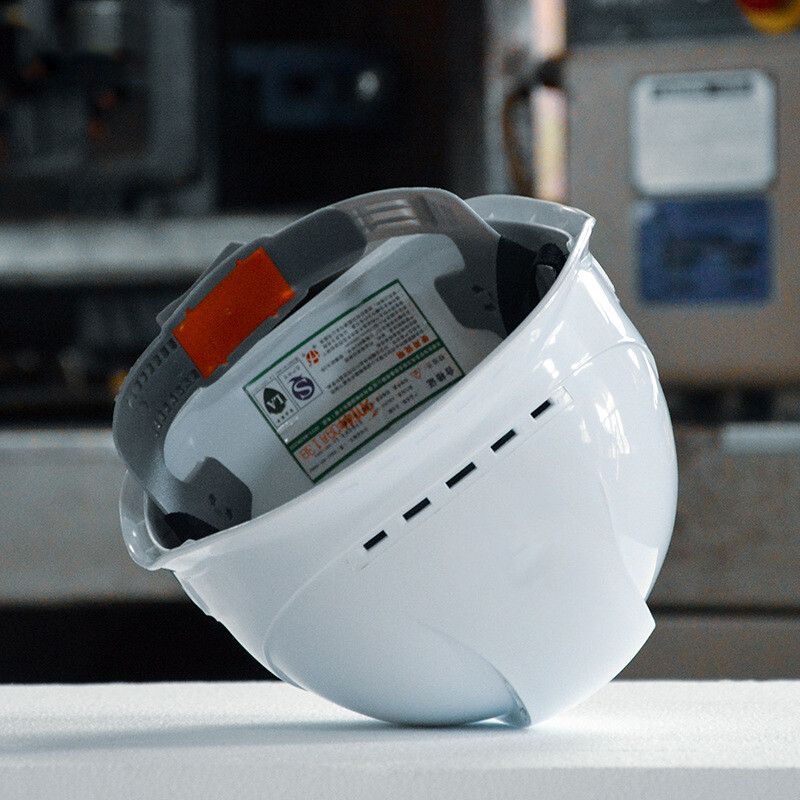 Apsauginio šalmo dangtelio stiliaus ventiliuojama kieta kepurė su aukščiausios kokybės ABS apvalkalo reketo pakabos darbiniu dangteliu, skirta pramoninei statybai vasarą