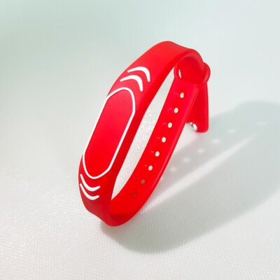 5 бр. Цветна 13,56 MHZ F08 чип ISO14443A гривна с водоустойчив и щадящ кожата силиконов материал, регулируем по размер