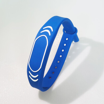 5 бр. Цветна 13,56 MHZ F08 чип ISO14443A гривна с водоустойчив и щадящ кожата силиконов материал, регулируем по размер