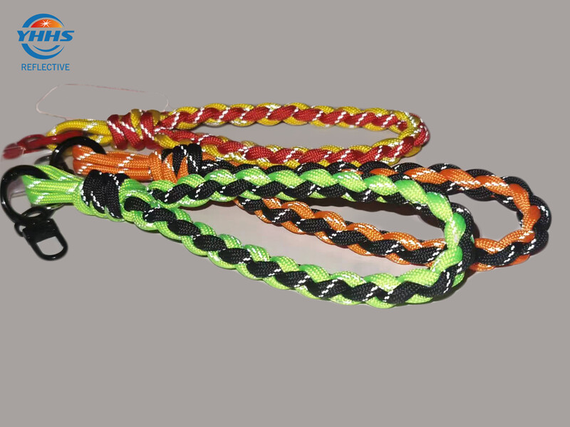 Светлоотразителни Keychians с висока видимост Флуоресцентно зелен рефлектор Висулка за детски чанти Аксесоари за каране Безопасно пътуване