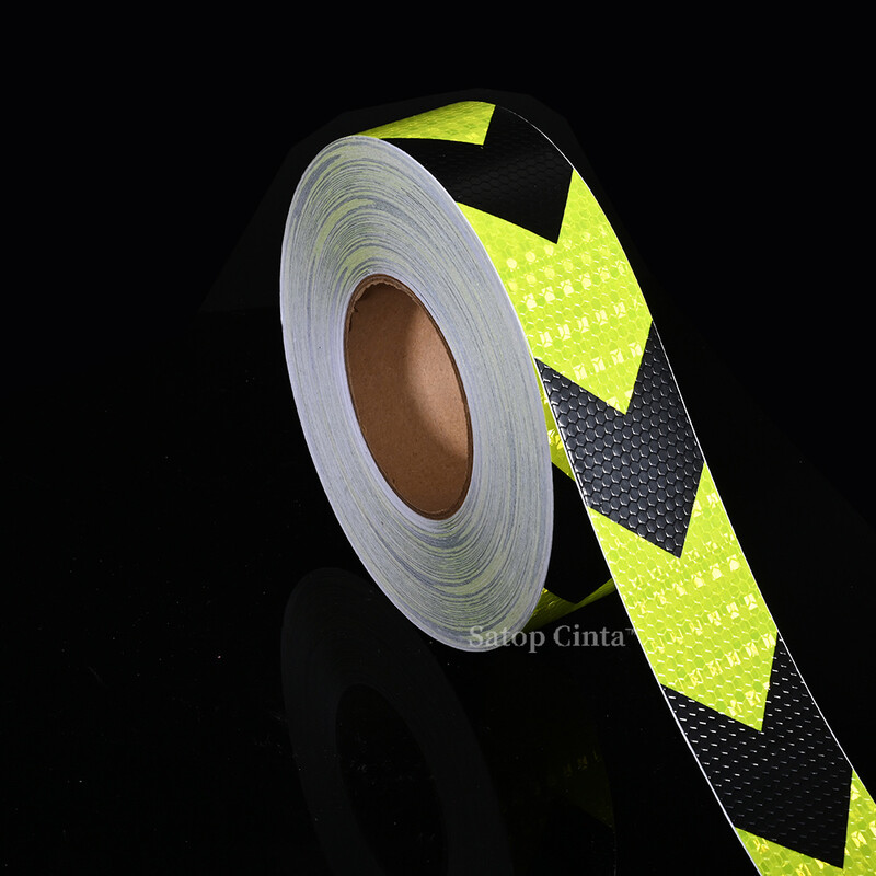 5 cm * 10 m rodyklė atspindinti juosta Matomumas vandeniui atspari fluorescencinė juoda sauga Atsargiai lipdukai Atšvaitas Įspėjamosios lipnios juostelės