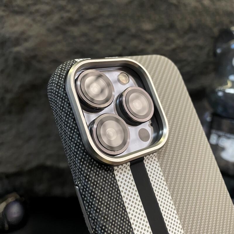 Trendovska reljefna MagSafe telefonska torbica od ugljičnih vlakana za iPhone 15 13 14 16 Pro Max 15pro 12 Tvrda maska otporna na udarce za bežično punjenje za računalo