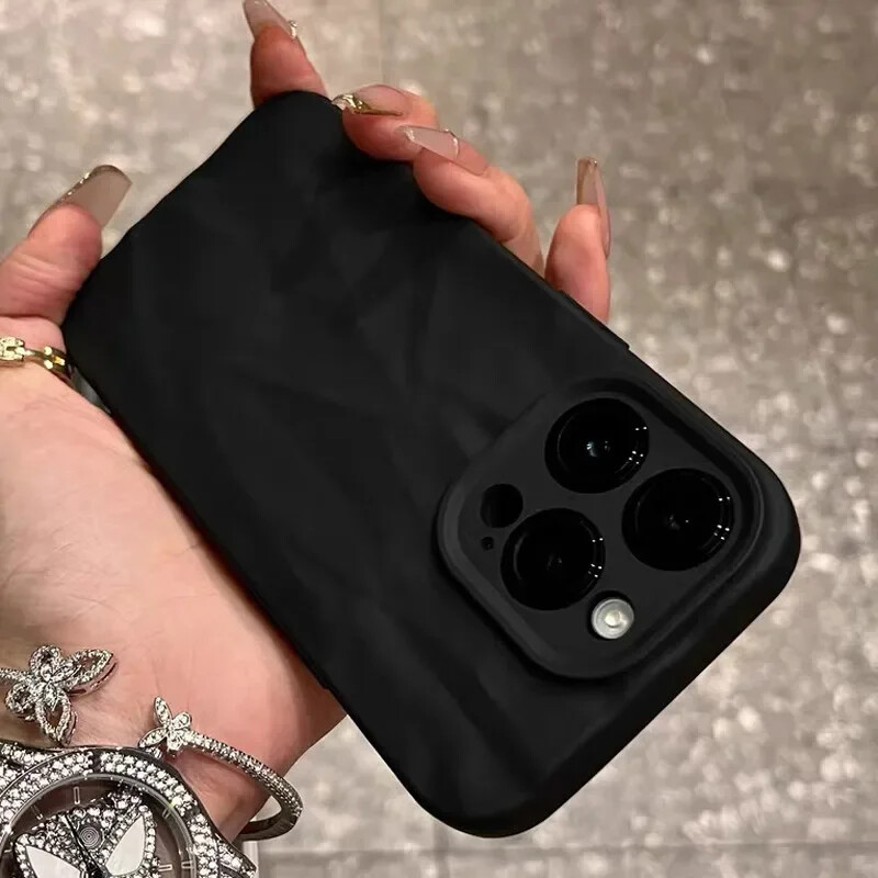 Луксозен шикозен набръчкан мек силиконов калъф за телефон за iphone 15 14 13 12 11 Pro Max X XR XS Удароустойчива броня Черно бял заден капак