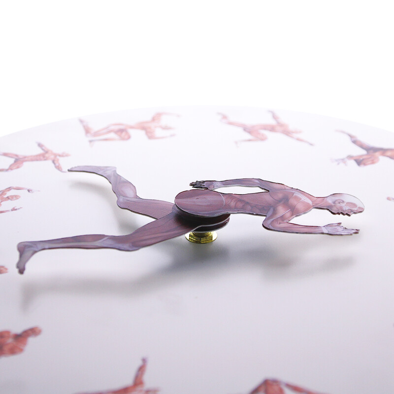 Arta corpului uman Anatomic Bărbat care alergă Ceas de perete minimalist Anatomie masculină Ceas de musculatură Ceas de mușchi în acțiune Decor medical