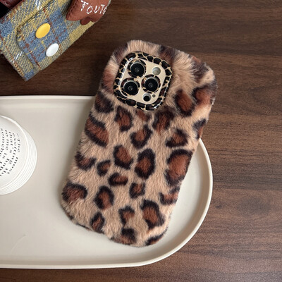 Madingas Leopard Print Fluffy pliušinis stovo laikiklis su apyrankės telefono dėklu, skirtas iPhone 11 12 14 13 15 16 Pro Max Plus laikiklio dangtelis