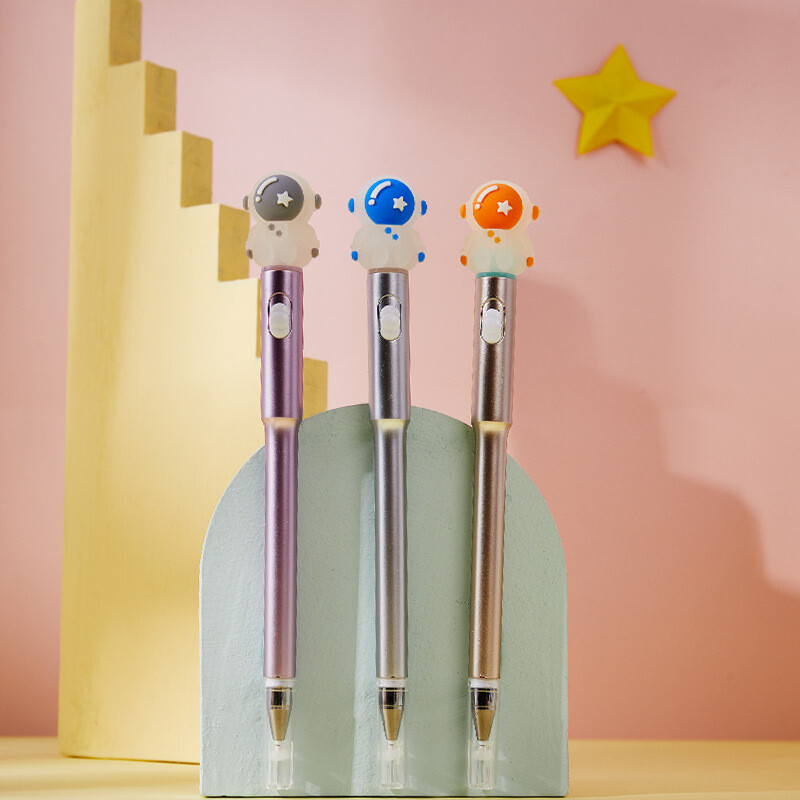 3 bucăți/set drăguț astronaut pixuri LED gel 0,38 mm cerneală neagră spațiu de scris neted pixuri luminoase papetărie școală pentru copii rechizite de birou