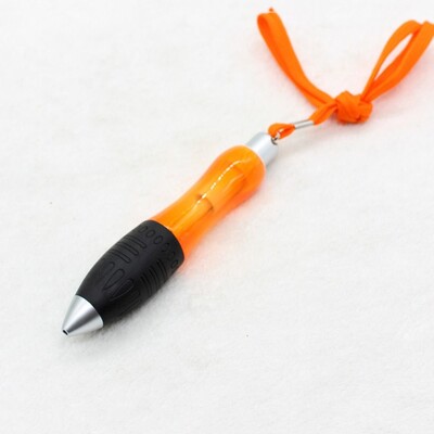 1 бр. Мини химикалка с катарама с карабинер Ключодържател Anti-Lost Pull-String Pen Химикалка с метална химикалка Училищни офис консумативи