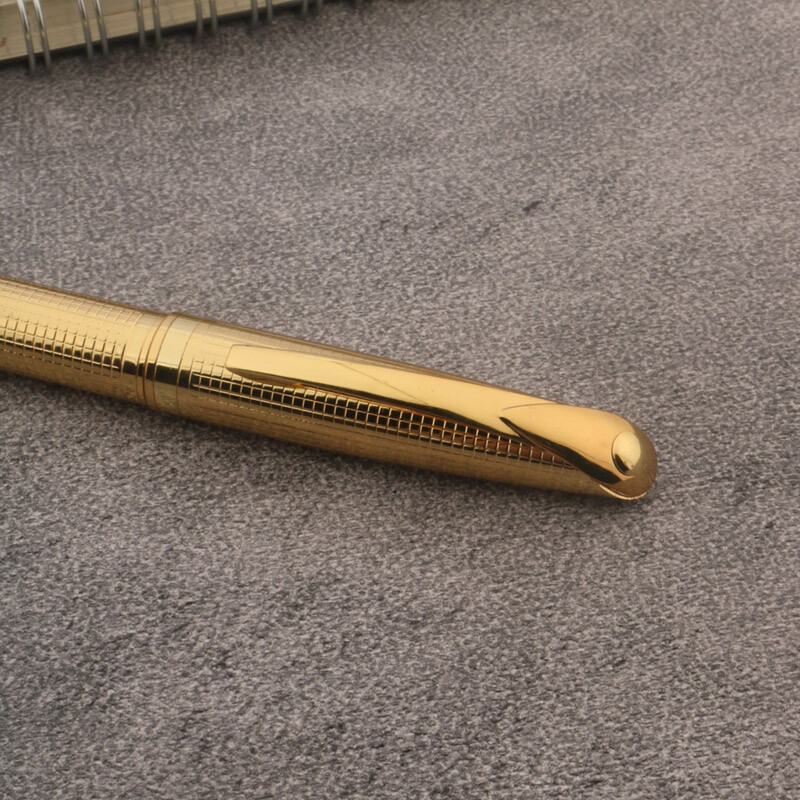 студент метална химикалка златиста Рисунка ПОДАРЪК НЕРЪЖДАЕМА СТОМАНА ХИМИАЛКА