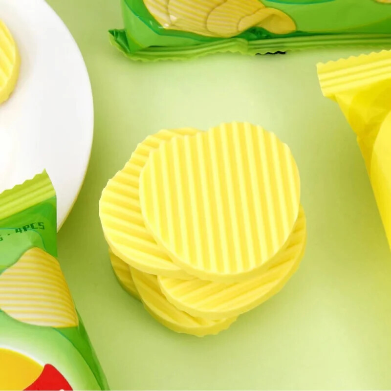 1 бр. Естетични канцеларски материали за връщане в училище Kawaii Канцеларски материали Картофен чипс Гуми Гумени училищни канцеларски материали