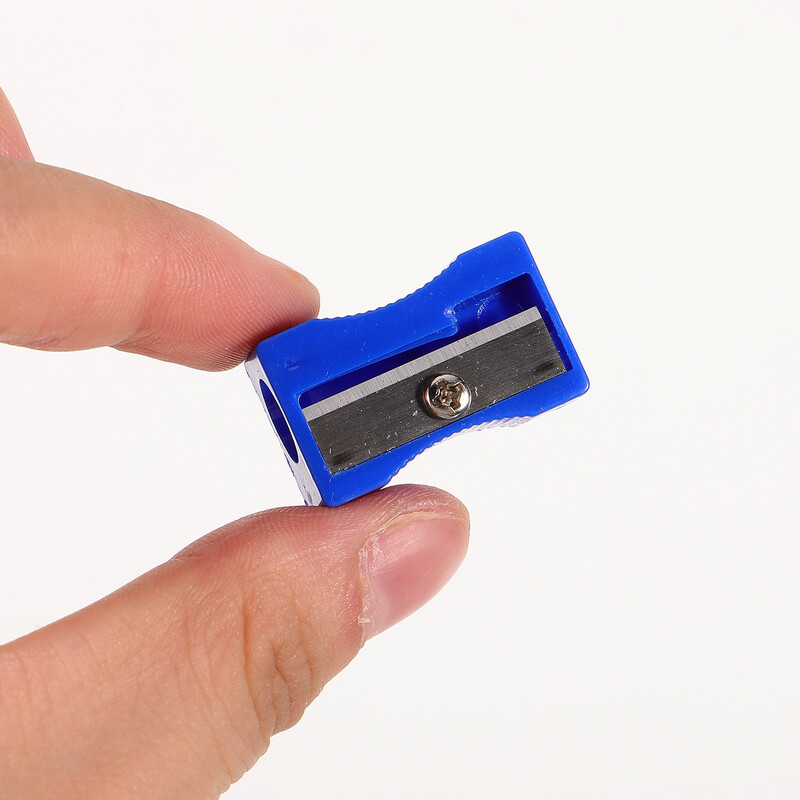 30PCS Мини пластмасова острилка за моливи Candy Color Стандартна машина за рязане на моливи Училищни офис консумативи Канцеларски материали (смесени цветове)