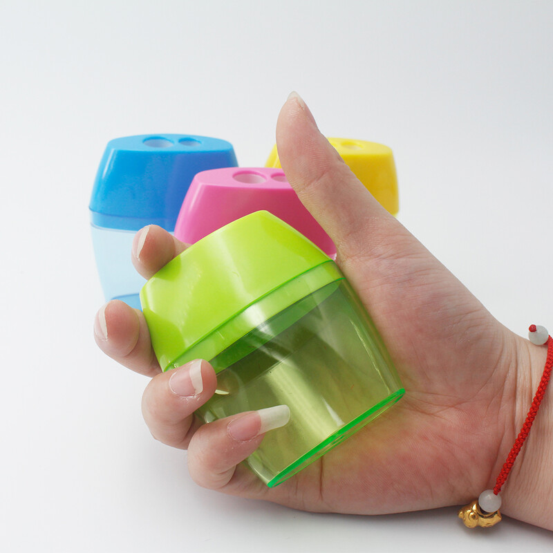 Šiljilo velikog kapaciteta s dvije rupe i spremnikom za strugotine, izdržljivo i jednostavno za korištenje, savršeno šiljilo za studente