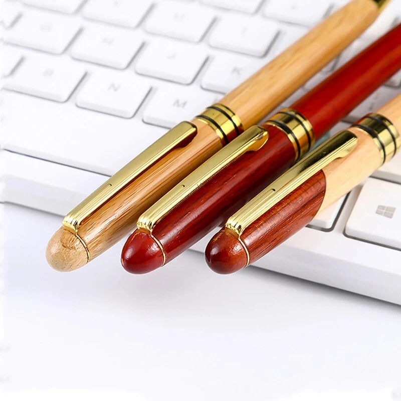 Луксозен комплект ретро дървени химикалки със синьо/черно пълнене Творчески въртящи се бизнес химикалки с подпис Училищни канцеларски материали