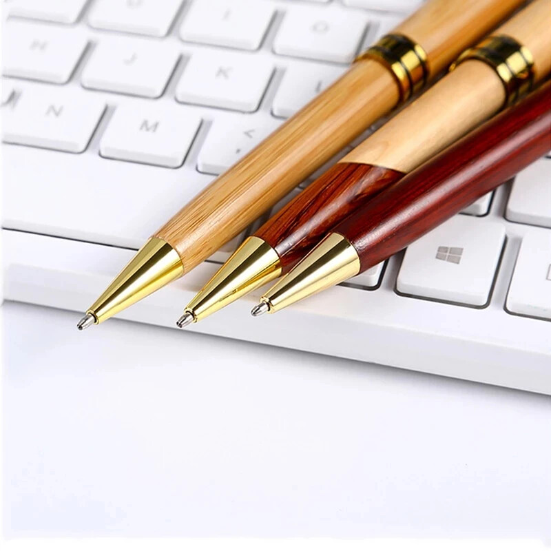 Луксозен комплект ретро дървени химикалки със синьо/черно пълнене Творчески въртящи се бизнес химикалки с подпис Училищни канцеларски материали