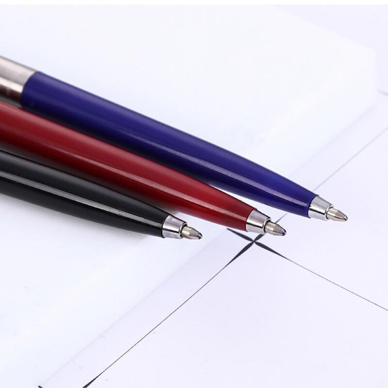 Метална химикалка в стил на рекламна преса Търговски подаръчни химикалки за училище Офис Ядро Solventborne Автоматична химикалка с черно мастило