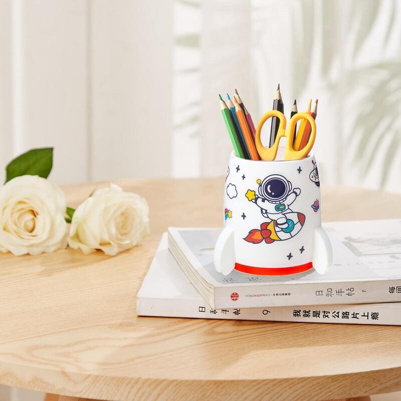 Držač za raketnu olovku Kutija za pohranu kista za šminku Držač za olovku velikog kapaciteta Estetska čašica za olovku u obliku rakete s naljepnicom astronauta