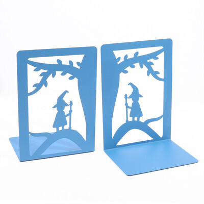 Suport de cărți cu vrăjitoare de copac de munte drăguț Capetele de cărți din metal negru Păstrați biroul ordonat Raft pentru cărți de Halloween Decorare raft cărți Stand Cadouri