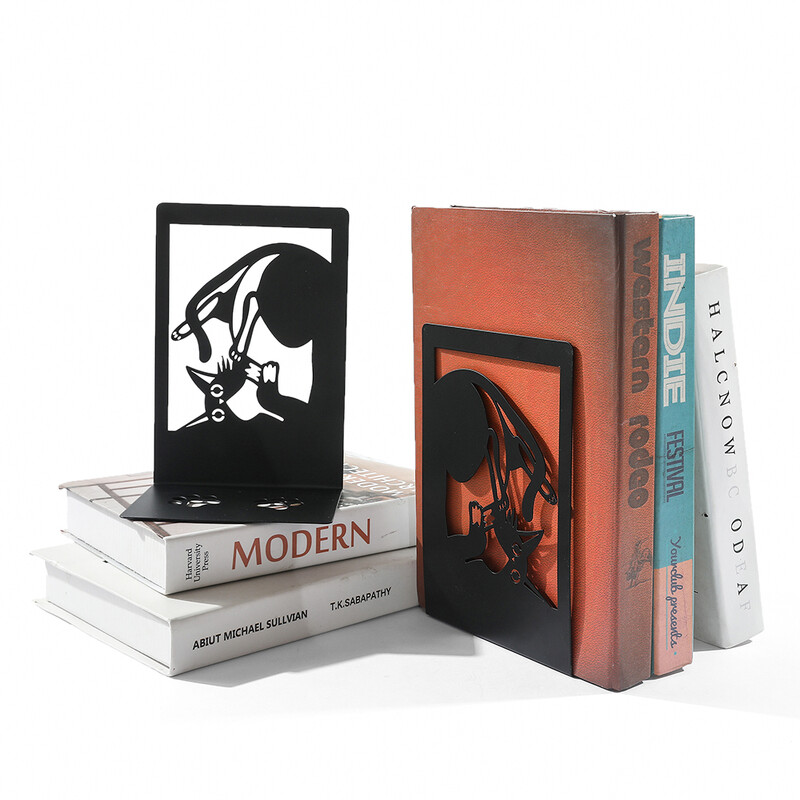 2 tk. Stiilis musta kassi raamatuotsad, rasked raamaturauad, raamatuotsad, kingitus raamatuarmastustele. Kodune töölaud raamaturiiul Kontoritarbed, alus, triikraud