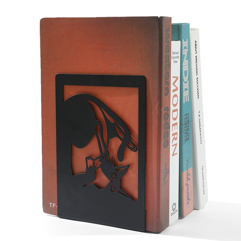 2 tk. Stiilis musta kassi raamatuotsad, rasked raamaturauad, raamatuotsad, kingitus raamatuarmastustele. Kodune töölaud raamaturiiul Kontoritarbed, alus, triikraud