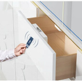 Išmanusis spintelių užraktas Nematomas stalčių užraktas Elektroninės spintelių spynos RFID užraktas išmanusis baldas Sauna spintelė Stalčių spynos