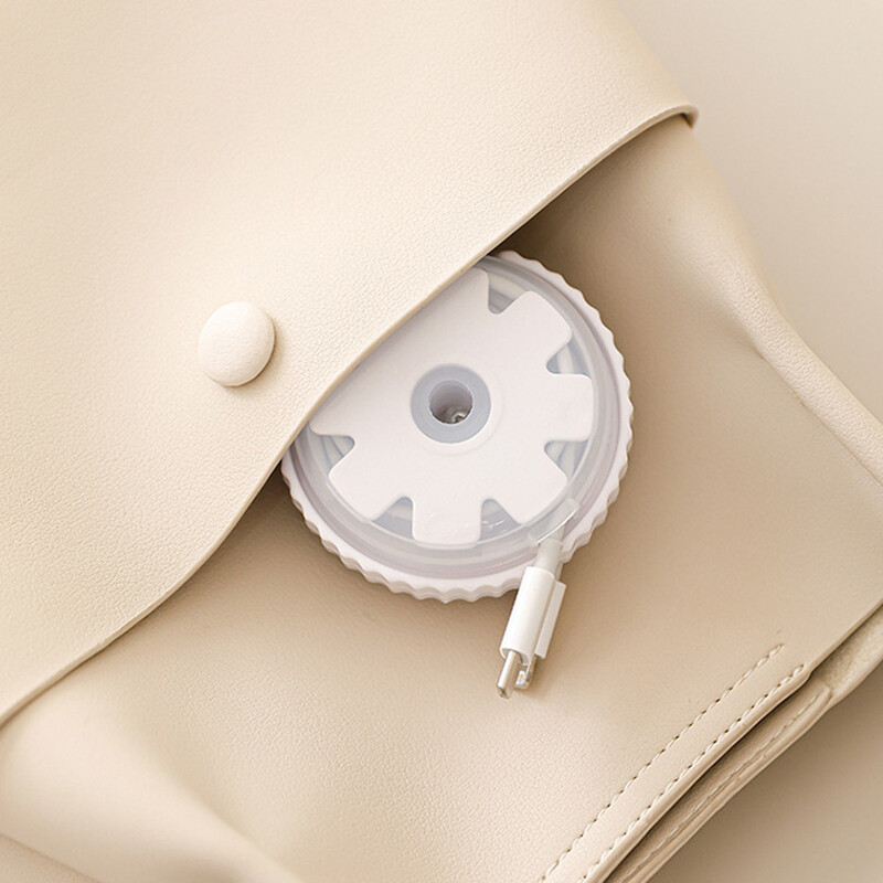 1 vnt. teleskopinio duomenų kabelio laikymo dėžutė, nešiojama daugiafunkcė įkrovimo kabelis, besisukantis apvija ir laikymo kabelio tvarkytuvas