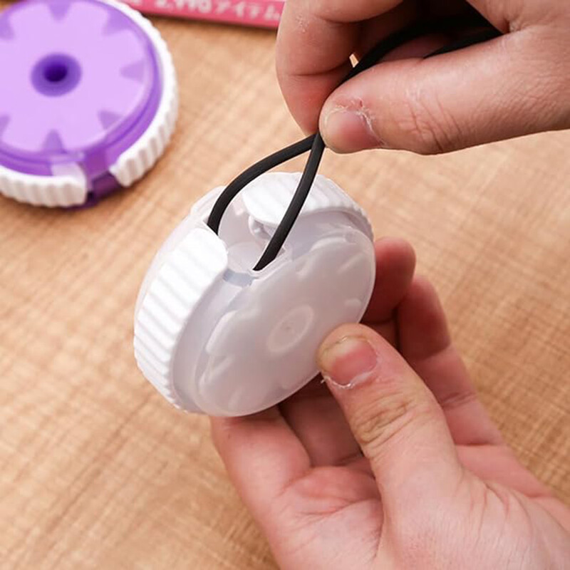 1 vnt. teleskopinio duomenų kabelio laikymo dėžutė, nešiojama daugiafunkcė įkrovimo kabelis, besisukantis apvija ir laikymo kabelio tvarkytuvas