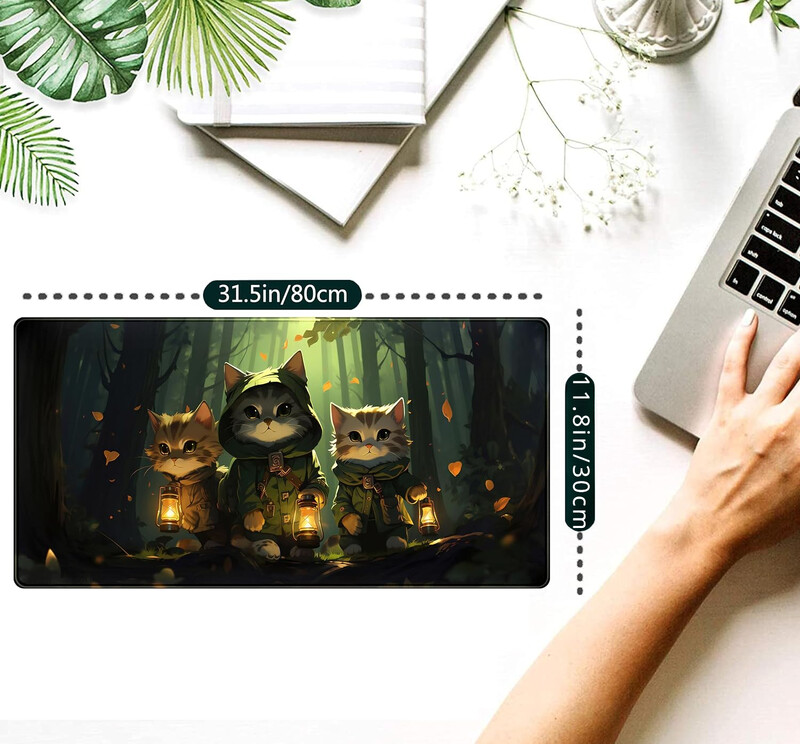 Подложка за бюро с аниме Forest Cats Cute Kawaii Green Mouse Pad XL Голяма игрална подложка за мишка със зашити ръбове за жени, момиче 31,5x11,8 инча
