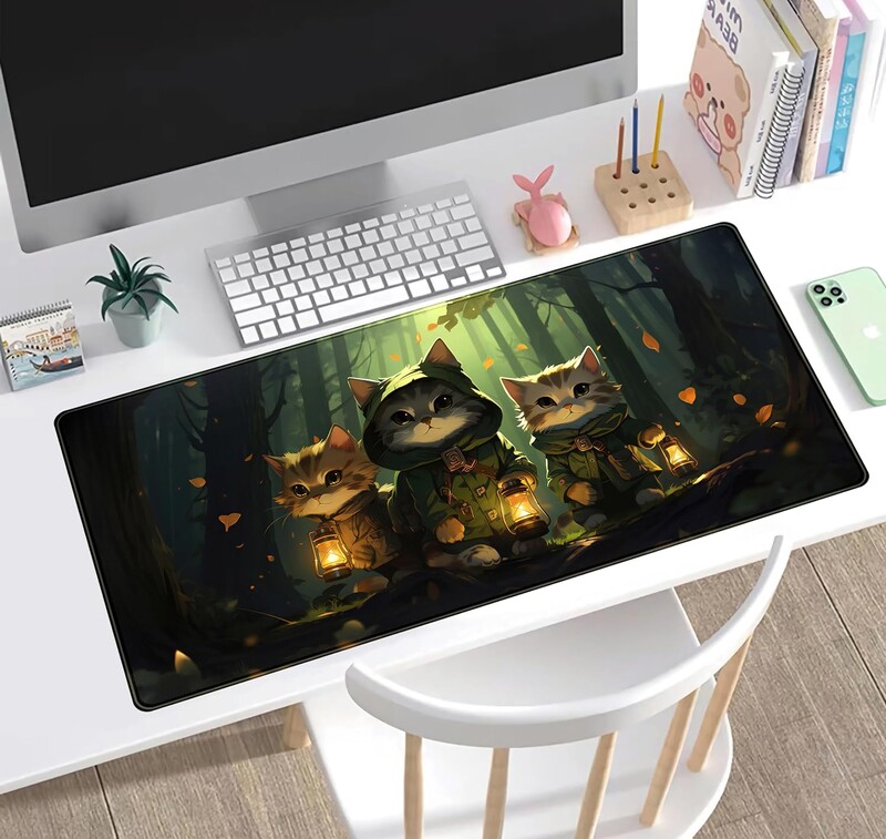 Подложка за бюро с аниме Forest Cats Cute Kawaii Green Mouse Pad XL Голяма игрална подложка за мишка със зашити ръбове за жени, момиче 31,5x11,8 инча