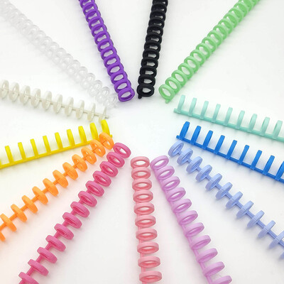 10 vnt 10 mm nuimama sagtis laisvų lapų surišimo juostelė 30 skylių atidarymo ir uždarymo žiedo ritė „pasidaryk pats“ surišimo juostelės plastikinis segiklis